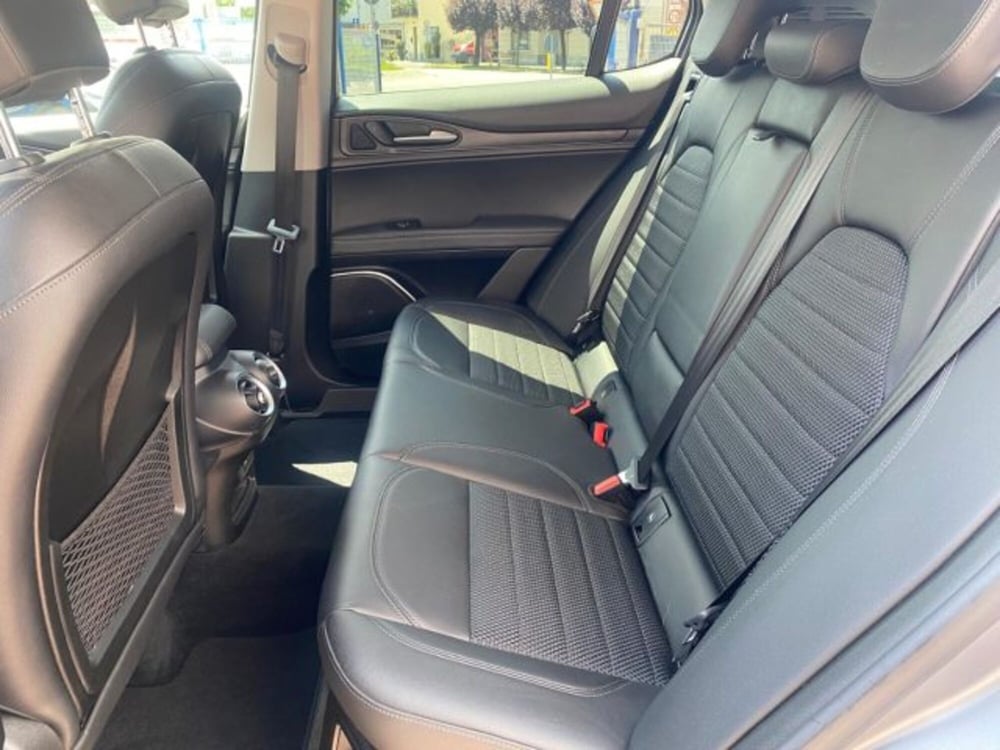Alfa Romeo Stelvio usata a Cuneo (19)
