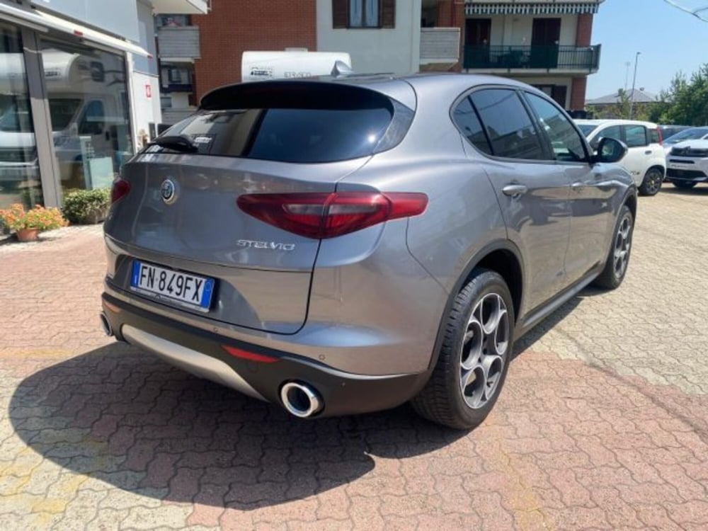 Alfa Romeo Stelvio usata a Cuneo (6)