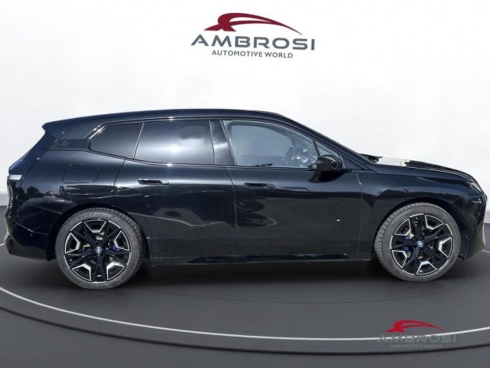 BMW iX usata a Perugia (5)