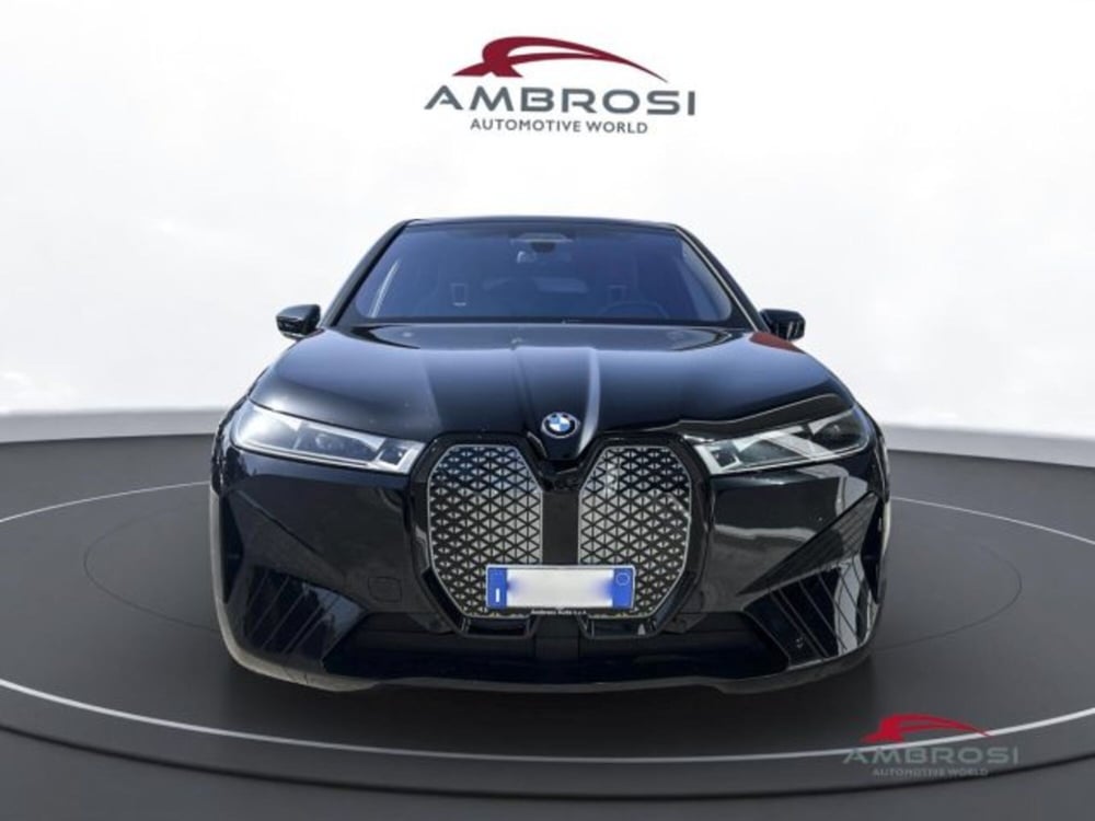 BMW iX usata a Perugia (7)