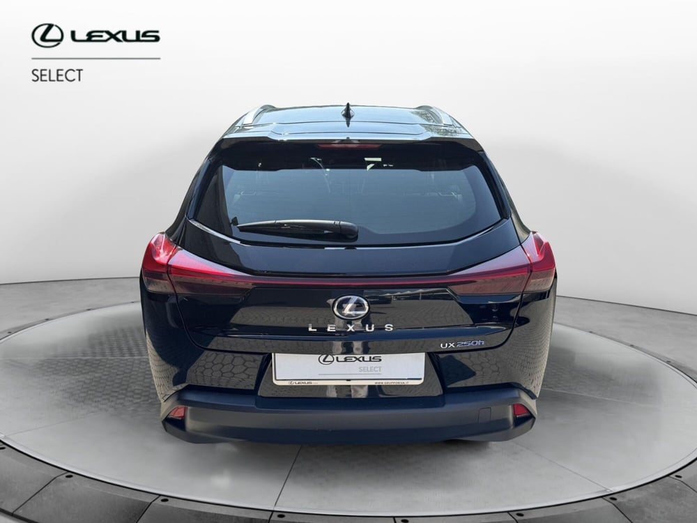Lexus UX usata a Como (4)