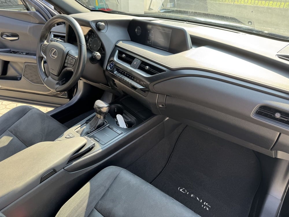 Lexus UX usata a Como (5)