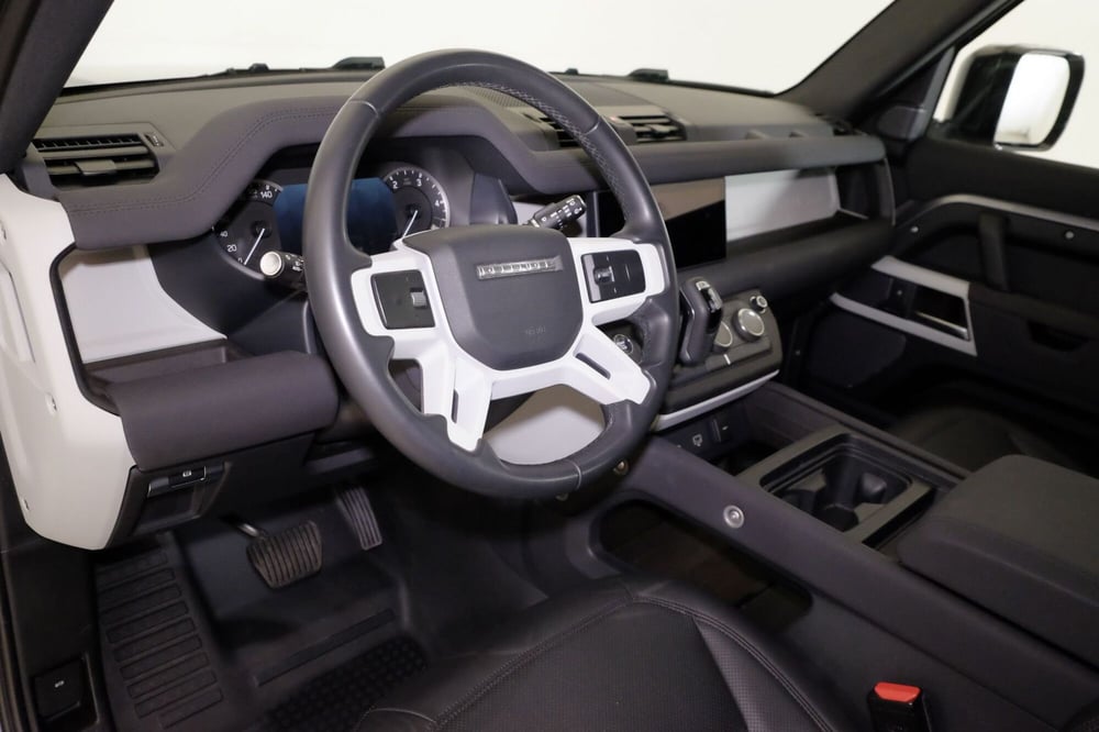 Land Rover Defender usata a Torino (17)