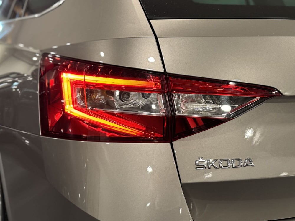 Skoda Superb Station Wagon usata a Brescia (5)