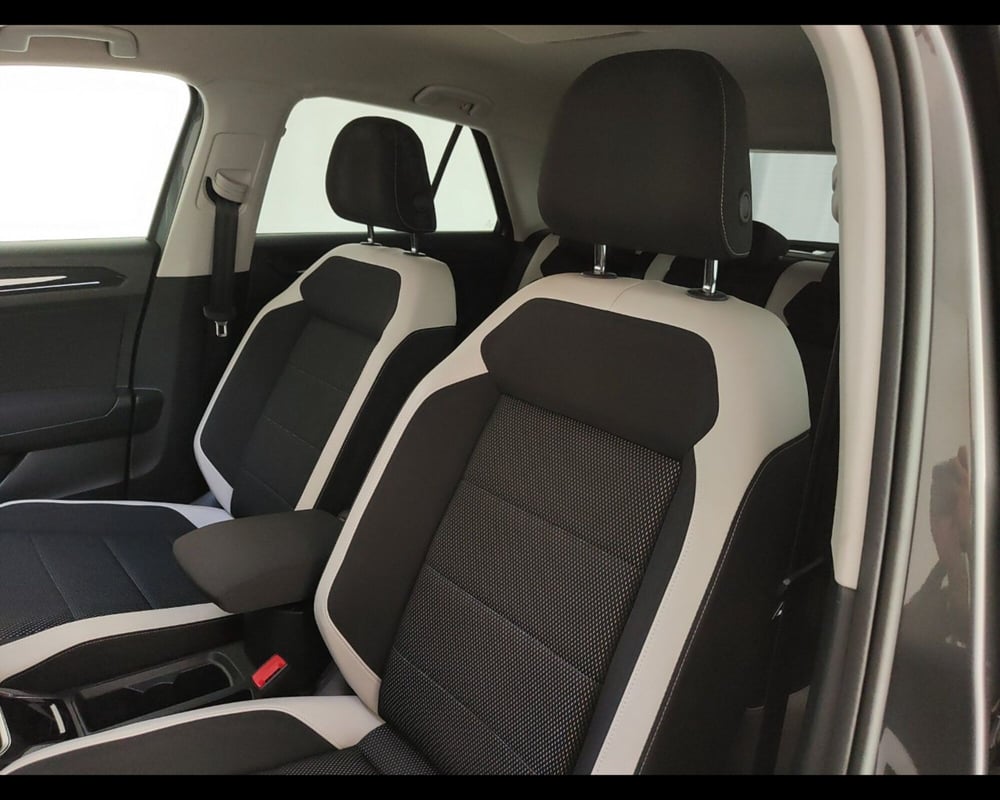 Volkswagen T-Roc usata a Caserta (16)
