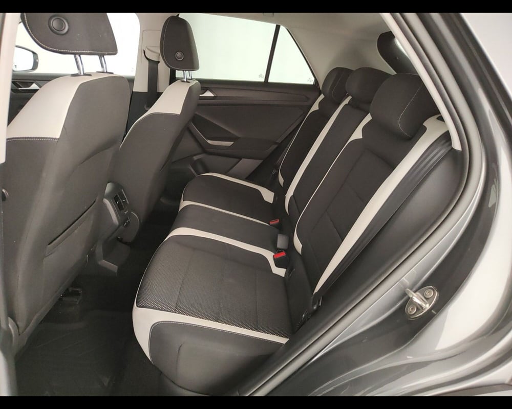 Volkswagen T-Roc usata a Caserta (17)