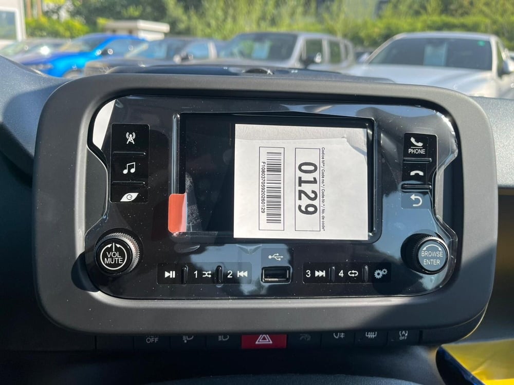 Fiat Panda Cross nuova a Milano (16)
