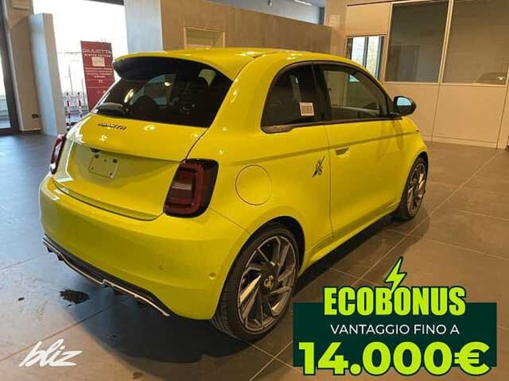Abarth 500e nuova a Udine (5)