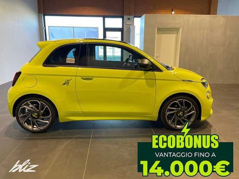 Abarth 500e nuova a Udine (6)