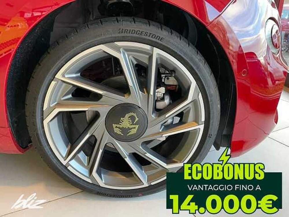 Abarth 500e nuova a Udine (16)