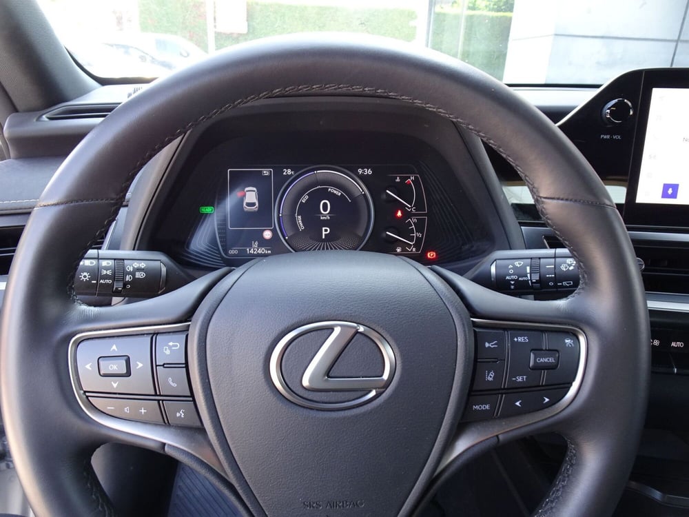 Lexus UX usata a Treviso (14)
