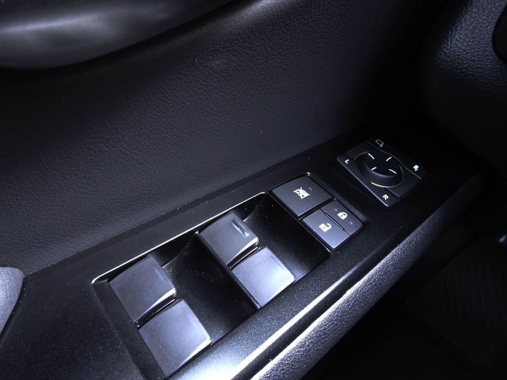 Lexus UX usata a Treviso (16)
