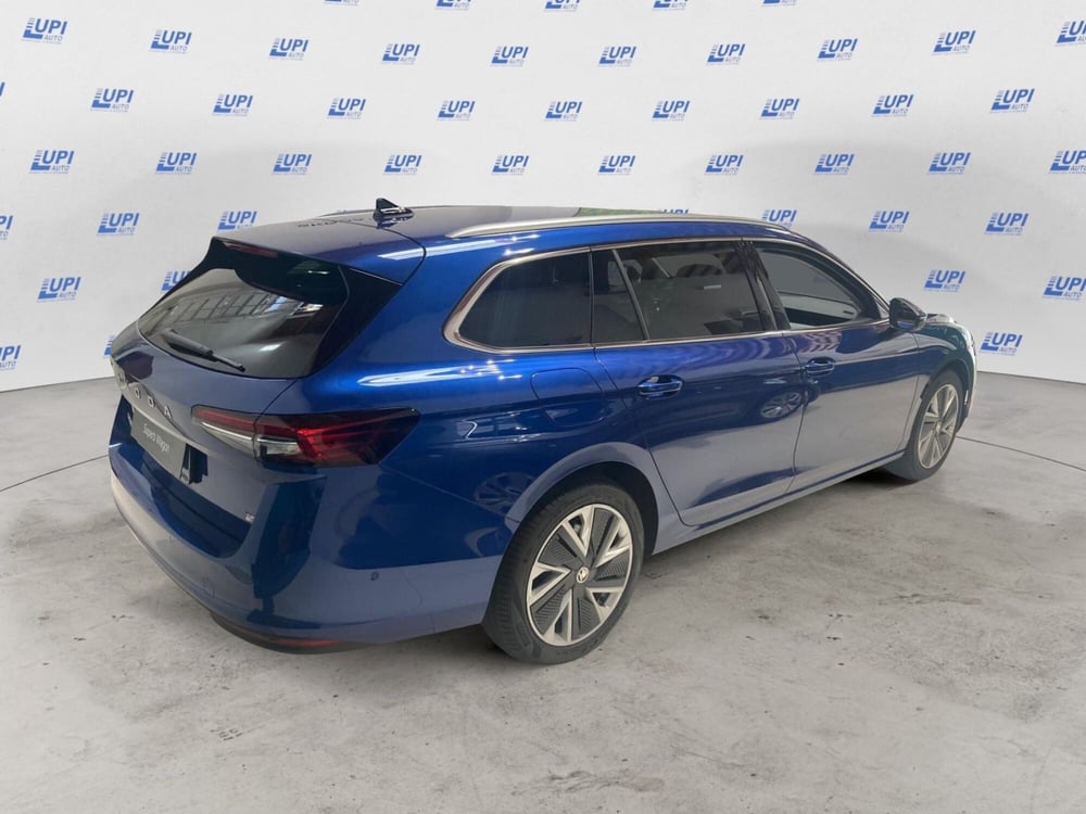 Skoda Superb nuova a Prato (4)