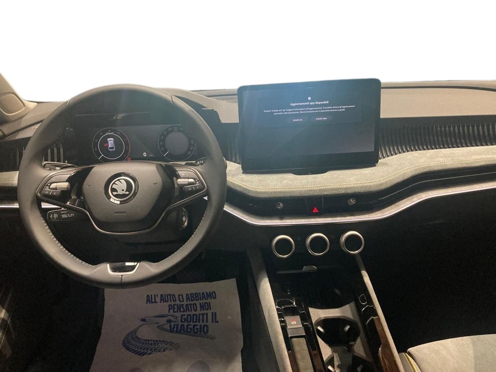 Skoda Superb nuova a Prato (5)