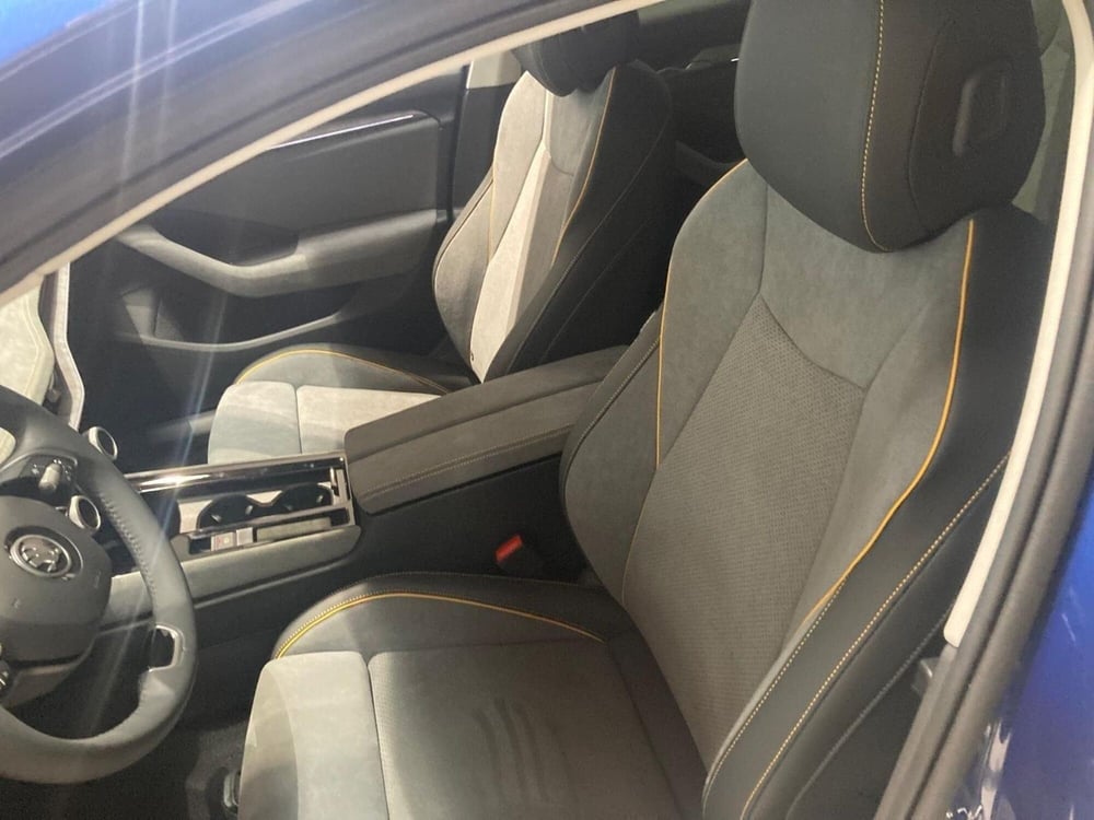 Skoda Superb nuova a Prato (7)