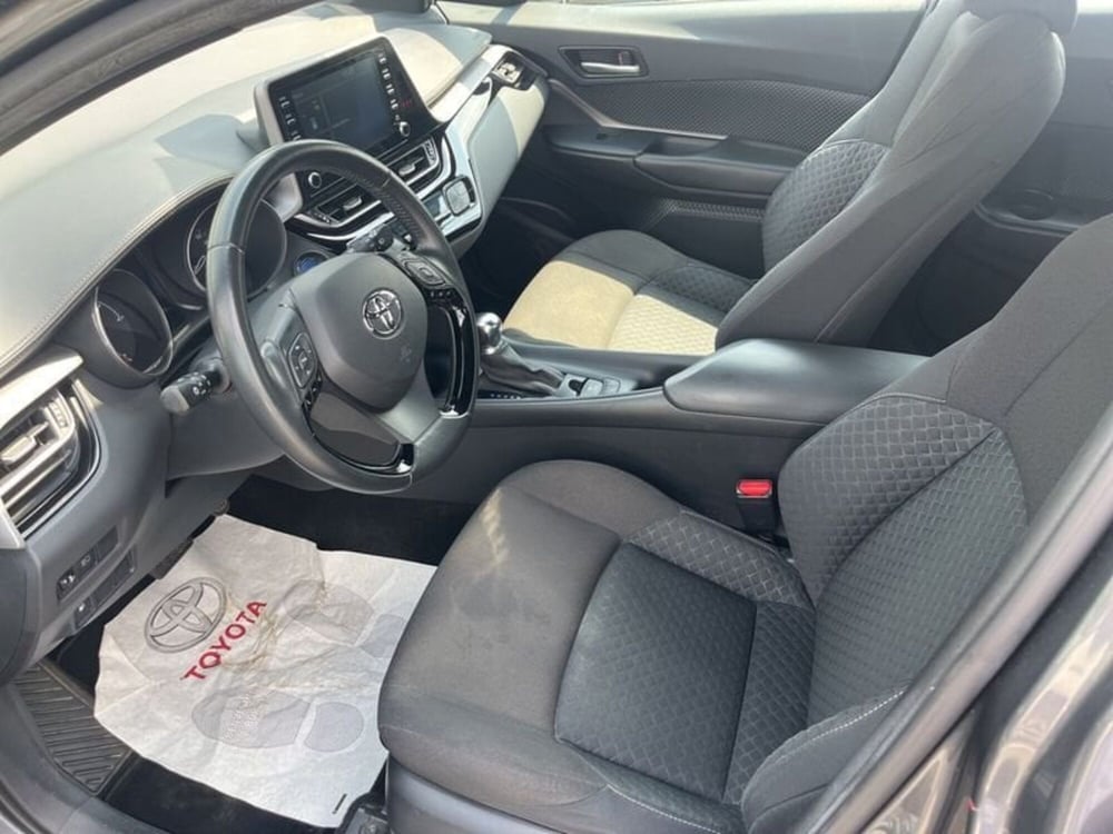 Toyota Toyota C-HR usata a Vicenza (11)