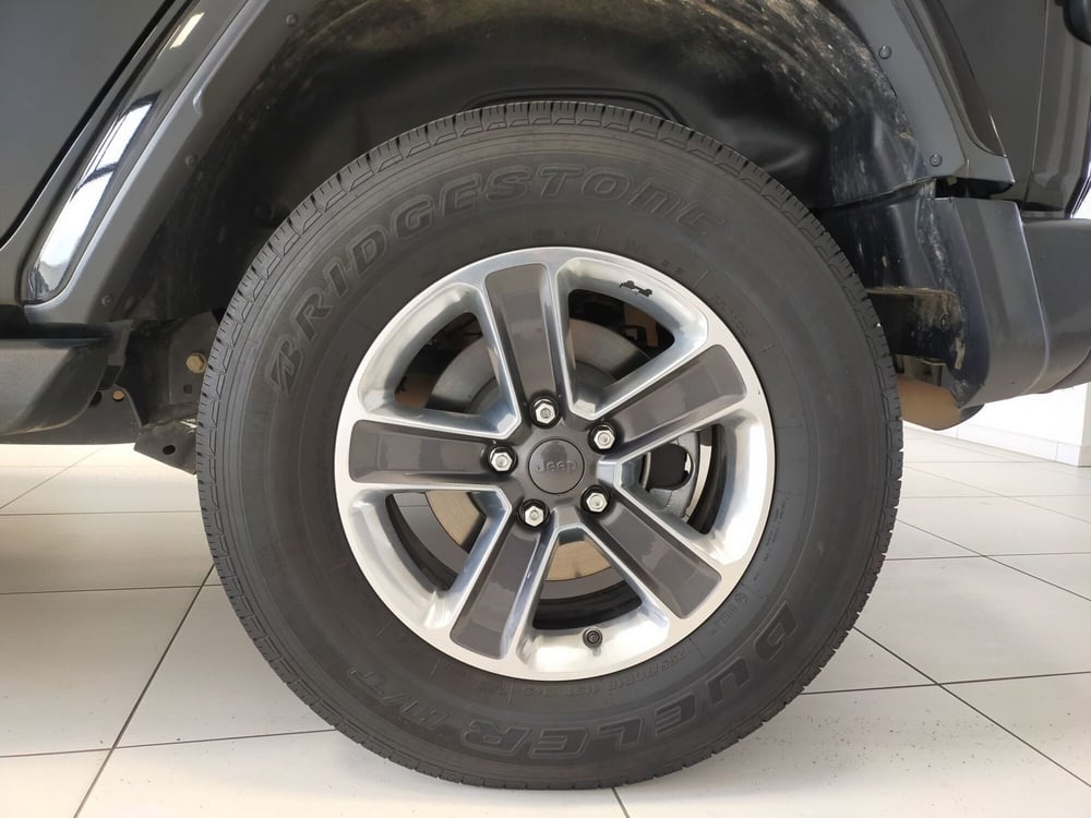 Jeep Wrangler Unlimited usata a Reggio Emilia (7)
