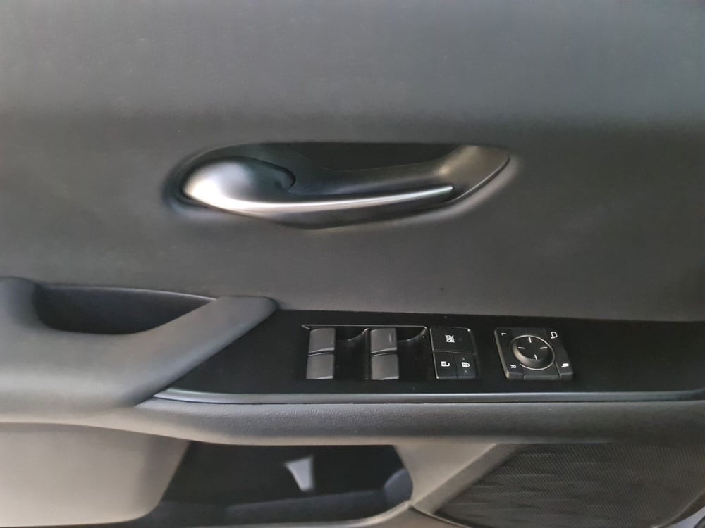 Lexus UX usata a Bologna (13)