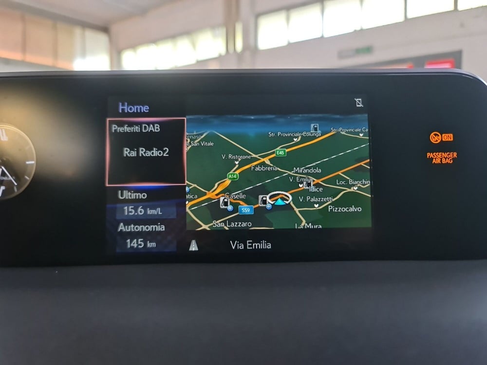 Lexus UX usata a Bologna (15)