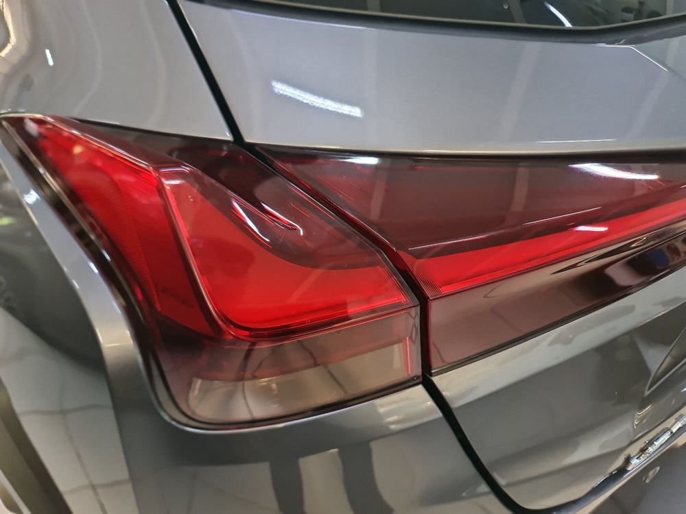 Lexus UX usata a Bologna (18)