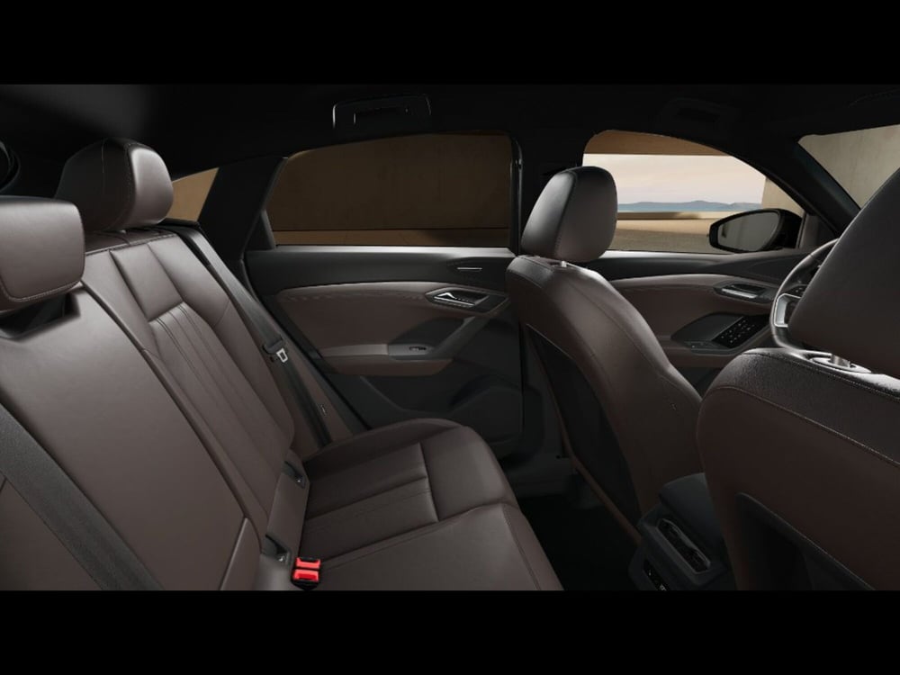 Audi Q6 Sportback nuova a Livorno (10)
