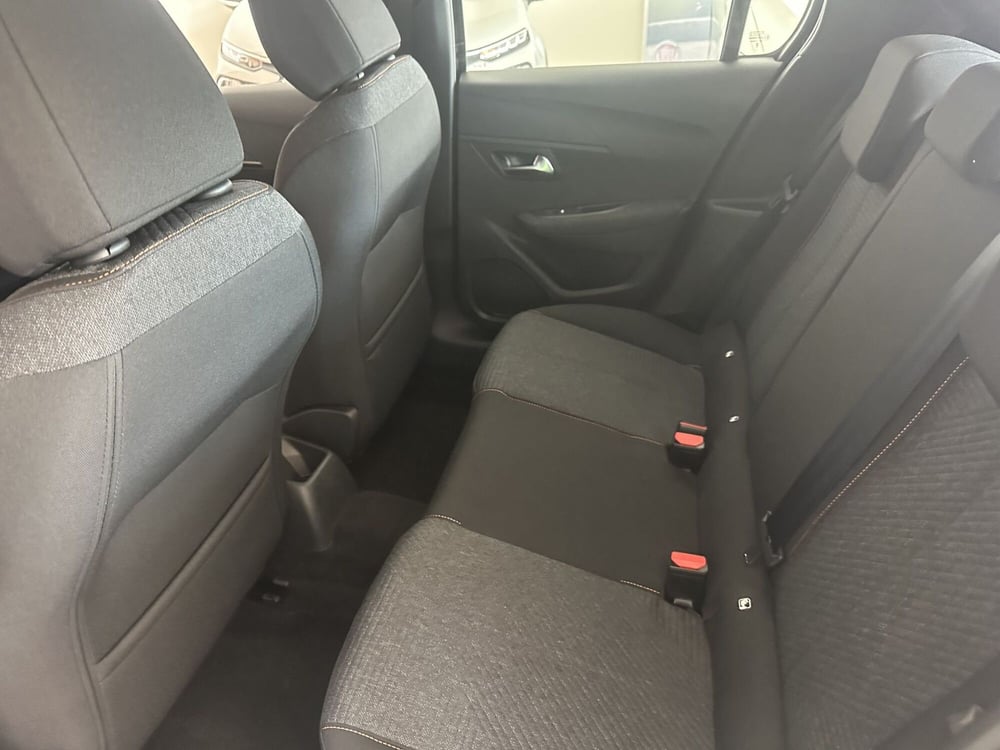 Peugeot 208 nuova a Milano (11)