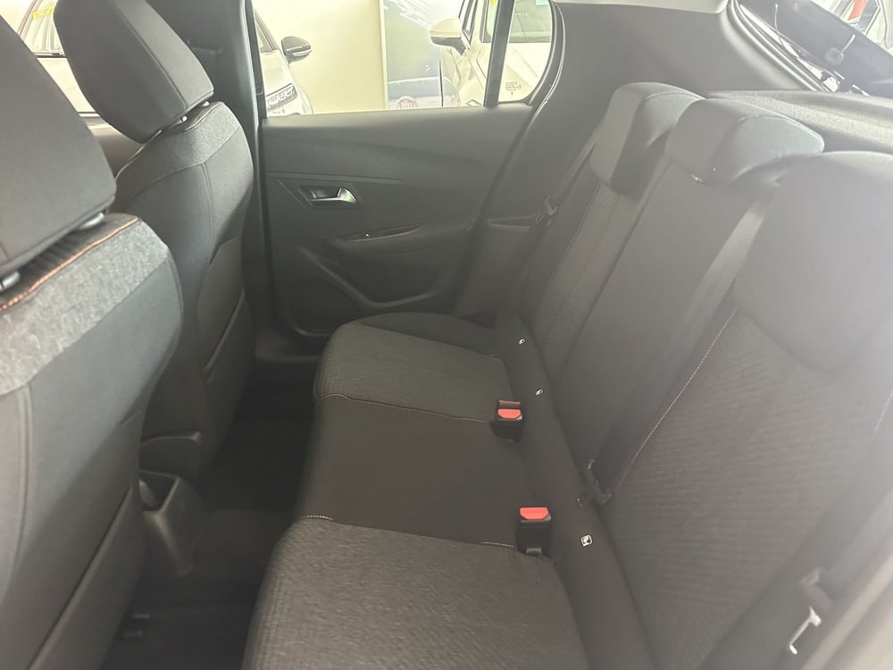 Peugeot 208 nuova a Milano (12)