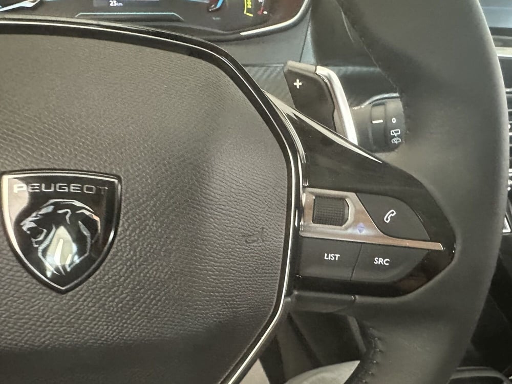 Peugeot 208 nuova a Milano (20)