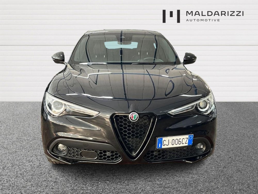 Alfa Romeo Stelvio usata a Bari (2)