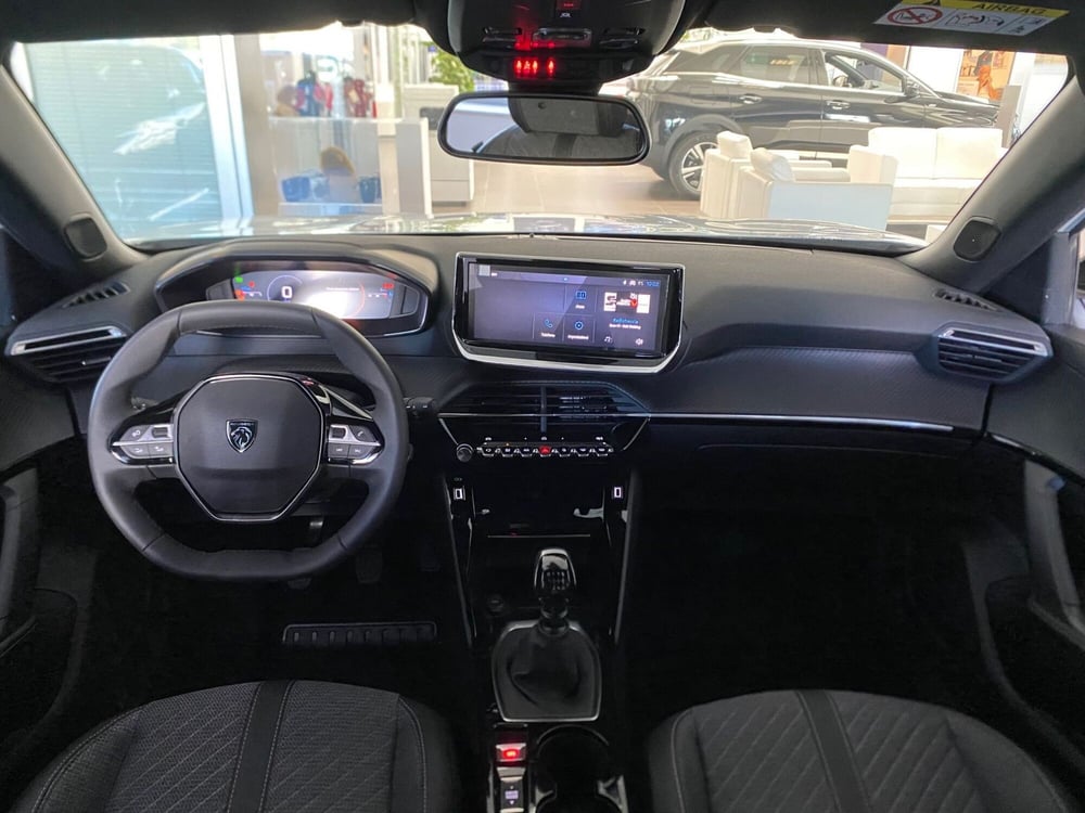 Peugeot 2008 nuova a Bari (14)