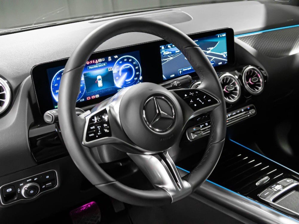 Mercedes-Benz EQA nuova a Rimini (15)