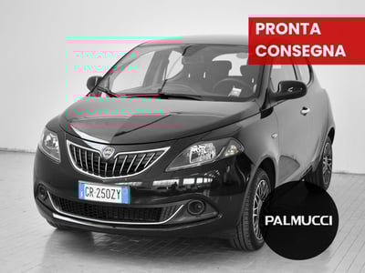 Lancia Ypsilon 1.0 FireFly 5 porte S&amp;S Hybrid Ecochic A. Ferretti del 2024 usata a Prato