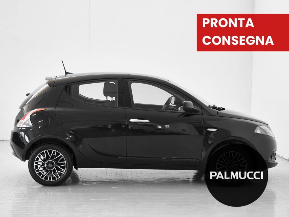 Lancia Ypsilon usata a Prato (2)