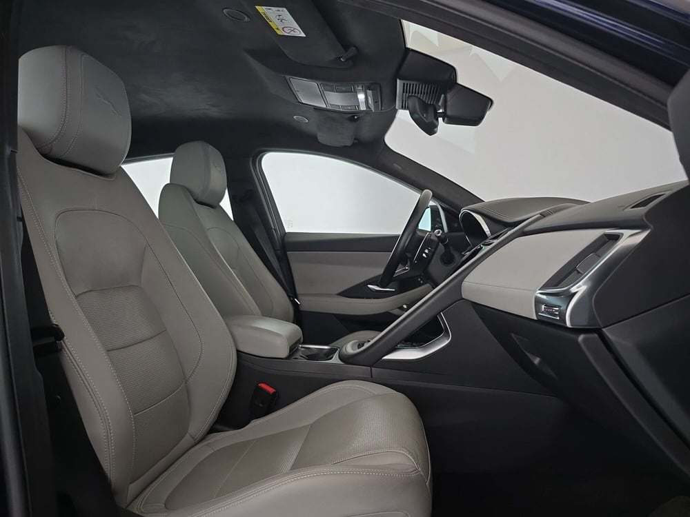 Jaguar E-Pace usata a Alessandria (12)