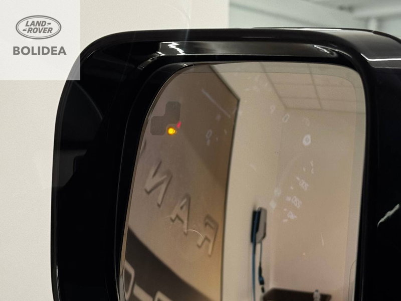 Land Rover Defender usata a Savona (18)