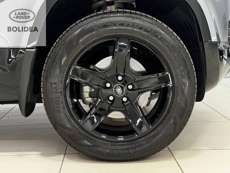 Land Rover Defender usata a Savona (9)