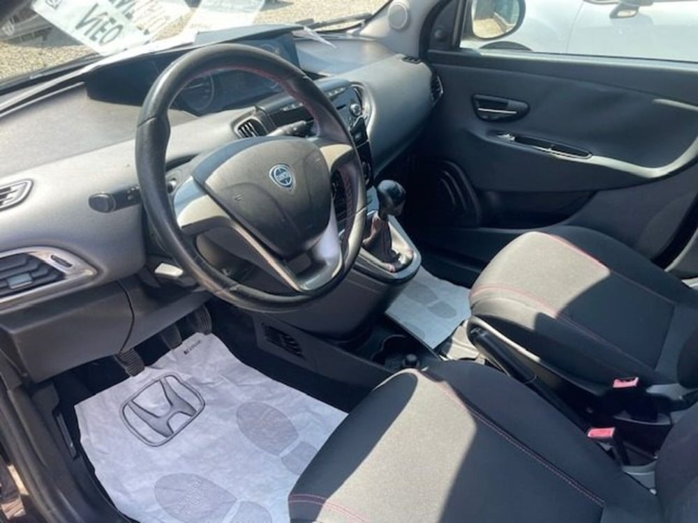 Lancia Ypsilon usata a Prato (10)
