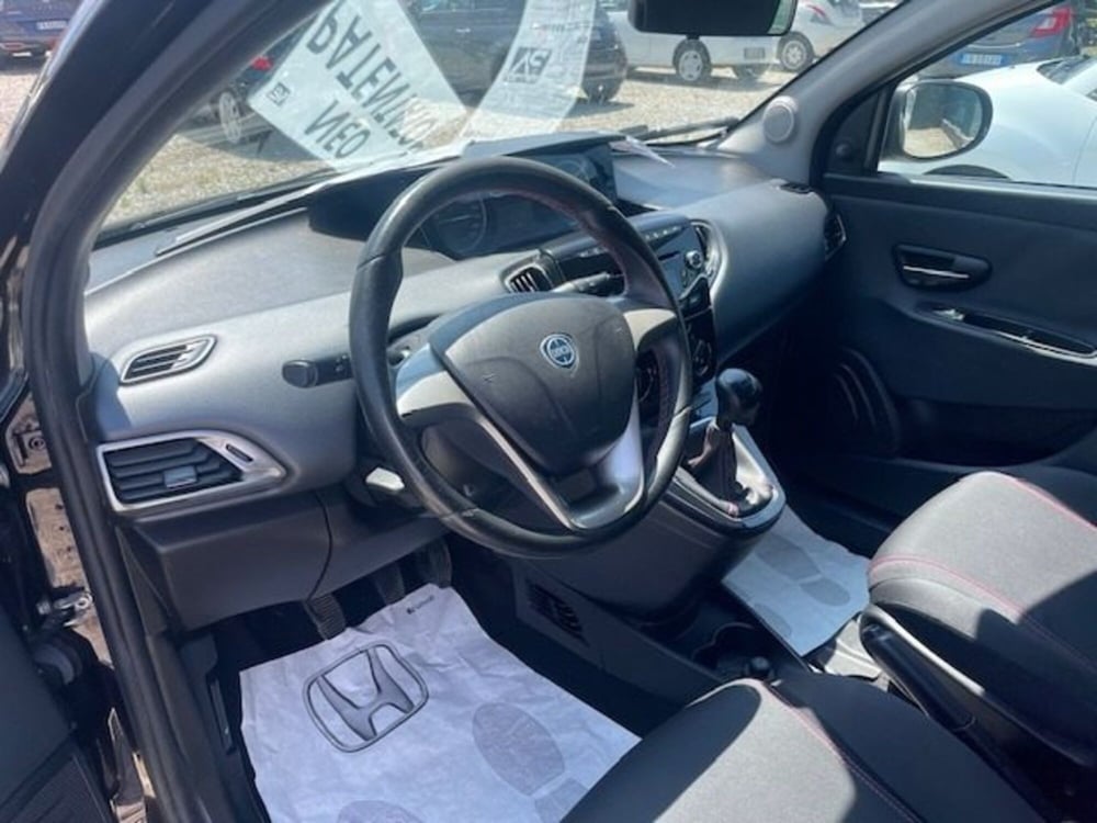 Lancia Ypsilon usata a Prato (11)
