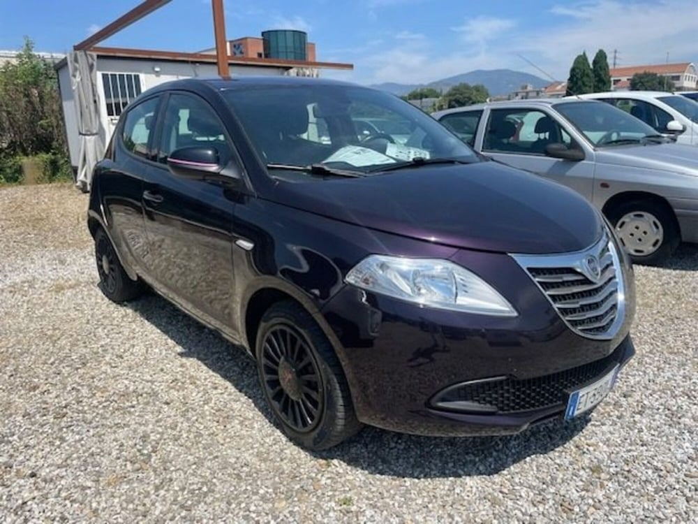 Lancia Ypsilon usata a Prato (4)