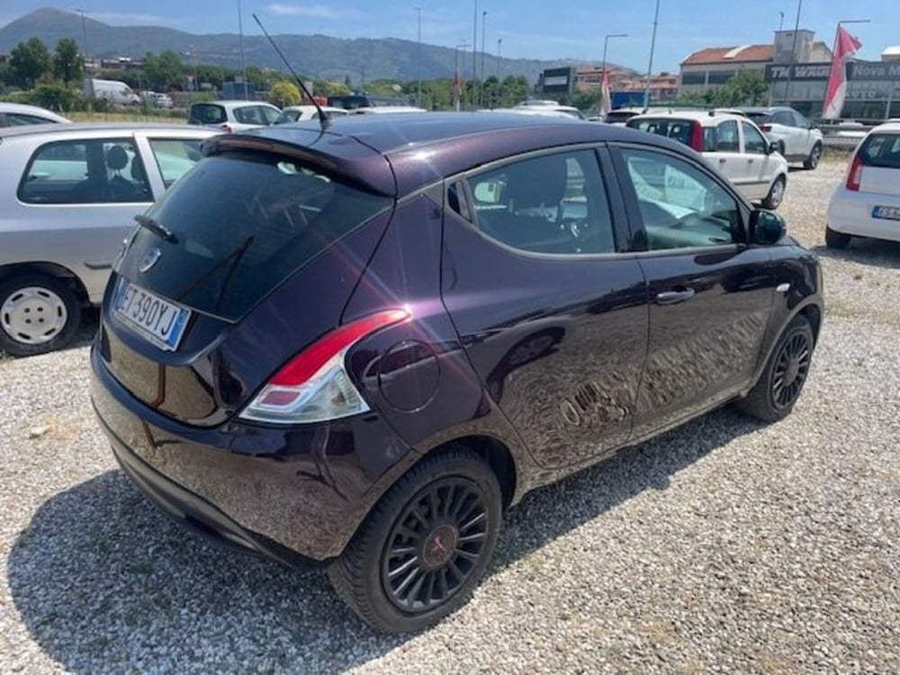 Lancia Ypsilon usata a Prato (6)