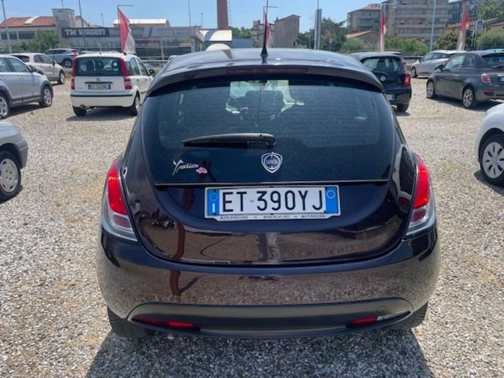 Lancia Ypsilon usata a Prato (7)