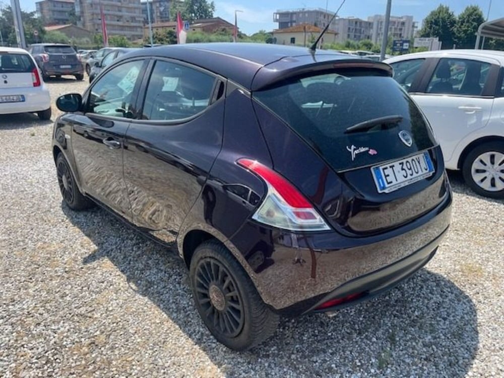 Lancia Ypsilon usata a Prato (8)