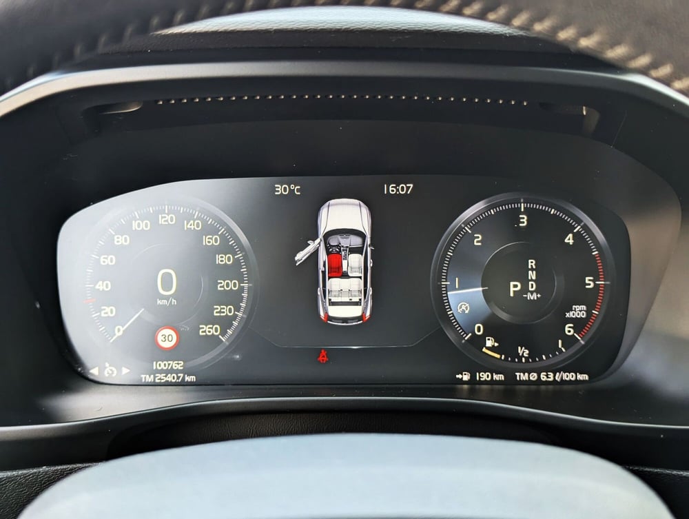 Volvo XC40 usata a Pescara (10)