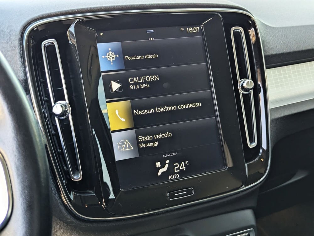 Volvo XC40 usata a Pescara (11)