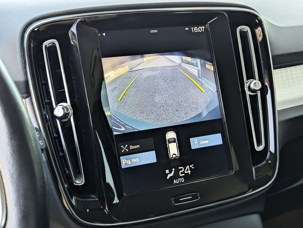 Volvo XC40 usata a Pescara (12)