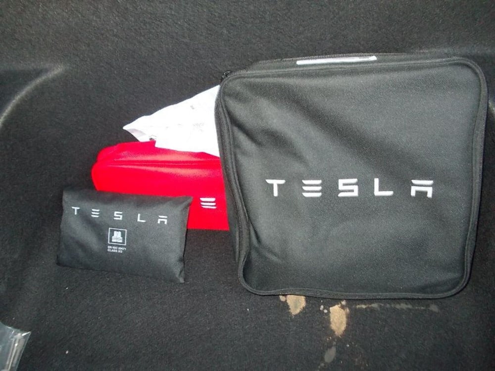 Tesla Model Y usata a Salerno (18)