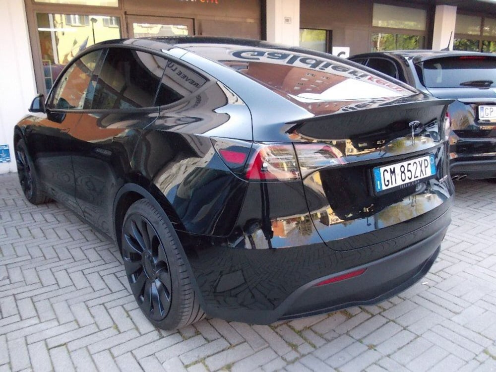 Tesla Model Y usata a Salerno (3)