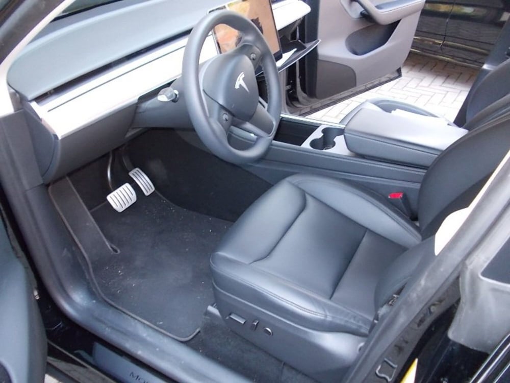 Tesla Model Y usata a Salerno (6)