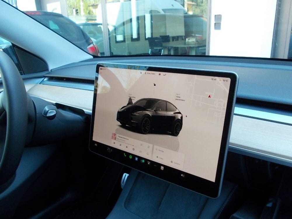 Tesla Model Y usata a Salerno (9)
