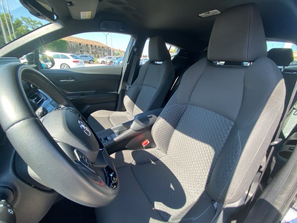 Toyota Toyota C-HR usata a Vicenza (12)